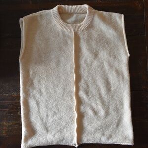 Cozy white Sweater Vest Size S